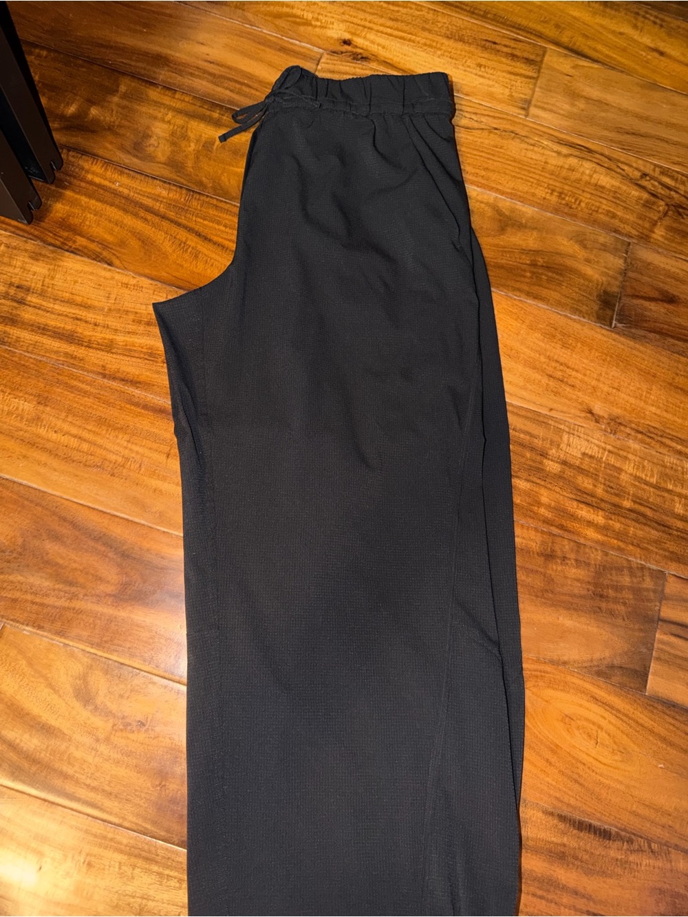 WovenAir Cinchable
Cuff High-Rise Jogger - Black - Size Large